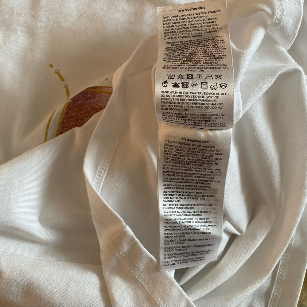 GUESS Embellished Graphic White T-Shirt NWT Size Small - Picture 12 of 13